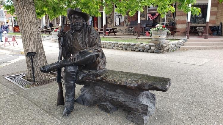 buffalo bill sculpture in cody, wyoming