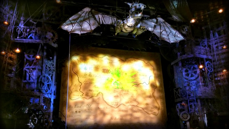 photo, image, wicked, apollo victoria theatre