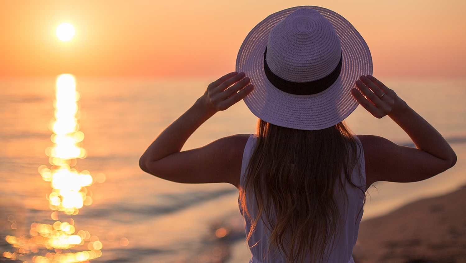 image, woman, beach, spring break solo